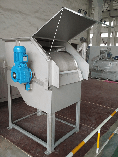 K螺旋錐齒輪減速機(jī)應(yīng)用在鼓式精密過濾器上.png