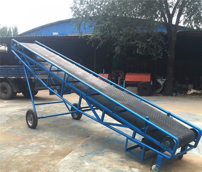 小型爬坡式運輸機.jpg