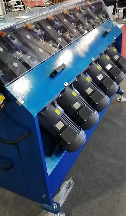 立式小金剛減速電機(jī)應(yīng)用在拉絲機(jī)上.jpg
