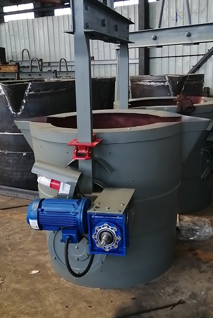 鐵水包上應(yīng)用邁傳RV蝸輪蝸桿減速機.jpg