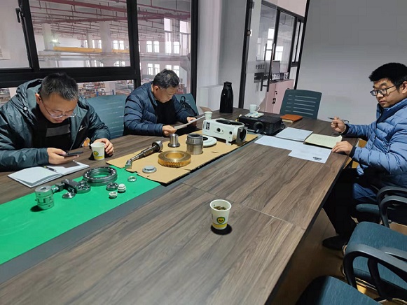 減速機技術(shù)探討會議進行中.jpg