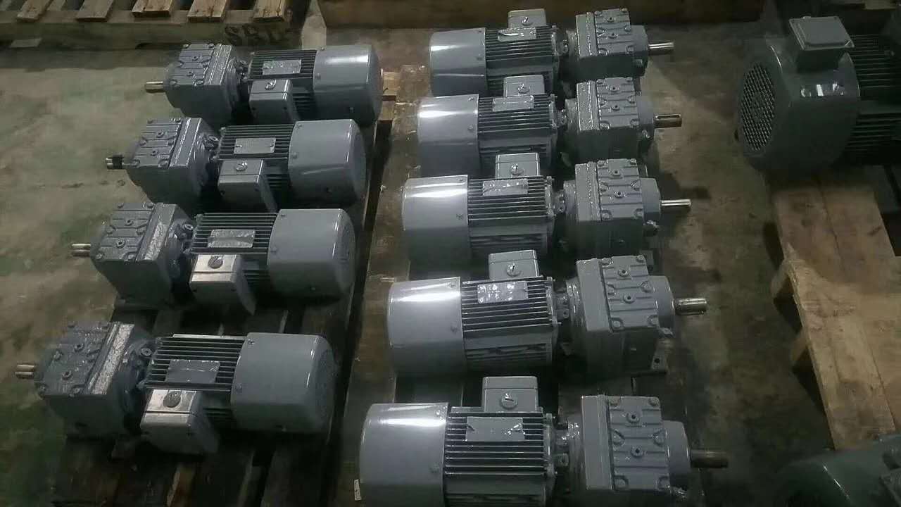 邁傳R系列減速機(jī)、斜齒輪減速機(jī)實拍.jpg